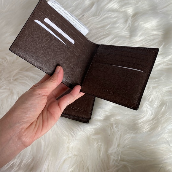 Coach Men’s Wallet - Picture 6 of 7